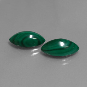 カラットの天然マルチカラーグリーンマラカイト（13.8×7.2 mm・マーキス）