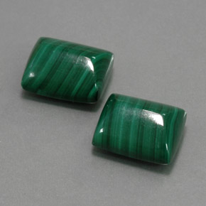 カラットの天然マルチカラーグリーンマラカイト（13.4×11.4 mm・バゲット）