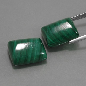 カラットの天然マルチカラーグリーンマラカイト（13.4×11.4 mm・バゲット）