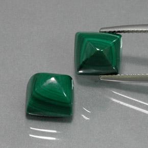 13.98カラットの天然マルチカラーグリーンマラカイト（9.3×8.4 mm・四角）