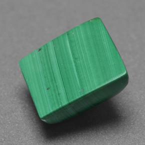 4.58カラットの天然マルチカラーグリーンマラカイト（8.9×8.7 mm・四角）