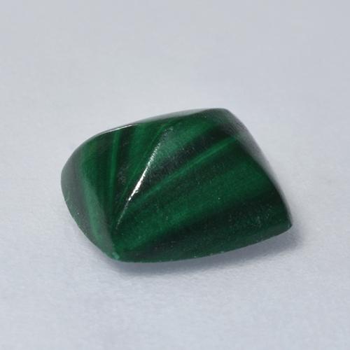 1.69カラットの天然マルチカラーグリーンマラカイト（7.1×6.5 mm・クッションカット）