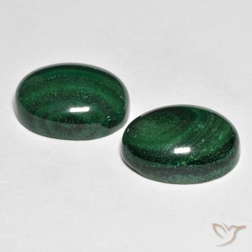 17.59カラットの天然グリーンマラカイト（14.1×10.1 mm・オーバルカット）