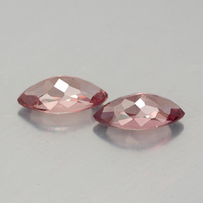 カラットの天然ピンクがかったローズマレーアン ガーネット（7.8×4 mm・マーキス）