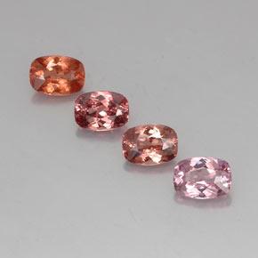 4.57カラットの天然マルチカラーマレーアン ガーネット（7.1×5.1 mm・クッションカット）
