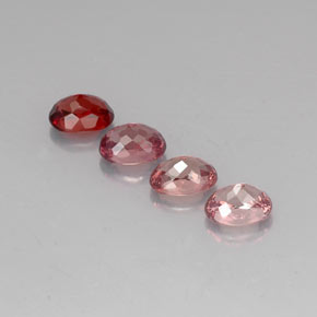 4.84カラットの天然マルチカラーマレーアン ガーネット（7×5.1 mm・オーバルカット）