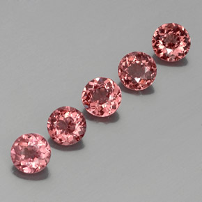 カラットの天然ピンクオレンジマレーアン ガーネット（5.46 mm・ラウンドカット）