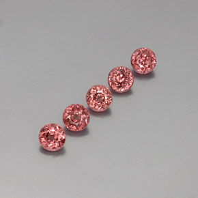 カラットの天然ピンクがかったローズマレーアン ガーネット（5.57 mm・ラウンドカット）
