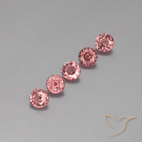 Shop natural 4.05ct ミディアムピンク マレーシア産ガーネット gems, ラウンド, from タンザニア at GemSelect. In stock, global shipping!