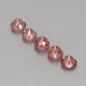 カラットの天然ピンクがかったローズマレーアン ガーネット（5.00 mm・ラウンドカット）