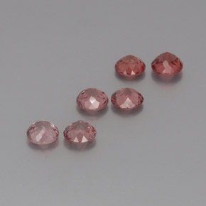 3.88カラットの天然ピンクがかったローズマレーアン ガーネット（5.18 mm・ラウンドカット）