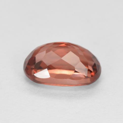 0.76カラットの天然ミディアムレッドマレーアン ガーネット（6.1×4.2 mm・クッションカット）