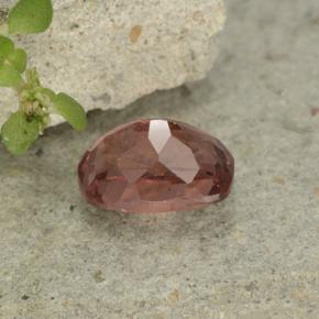0.78カラットの天然オレンジピンクマレーアン ガーネット（6×4.2 mm・クッションカット）