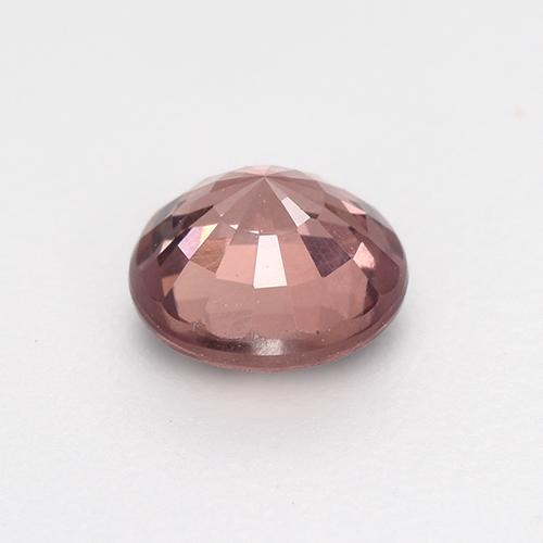 0.64カラットの天然ピンクがかったローズマレーアン ガーネット（5.09 mm・ラウンドカット）