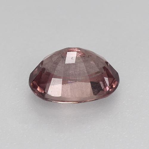 0.75カラットの天然ダークレッドマレーアン ガーネット（6.1×4.4 mm・オーバルカット）
