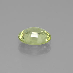 1.25カラットの天然黄色がかった緑マリガーネット（8×6.1 mm・オーバルカット）