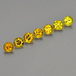 Shop natural ct 緑ががかったゴールド リトルガーネット gems, ラウンド, from マリ at GemSelect. In stock, global shipping!