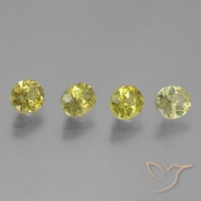 Shop natural 2.45ct ミディアムイエロー リトルガーネット gems, 楕円形, from マリ at GemSelect. In stock, global shipping!