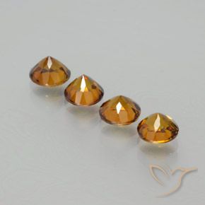 Shop natural 2.36ct ミディアムオレンジ リトルガーネット gems, ラウンド, from マリ at GemSelect. In stock, global shipping!