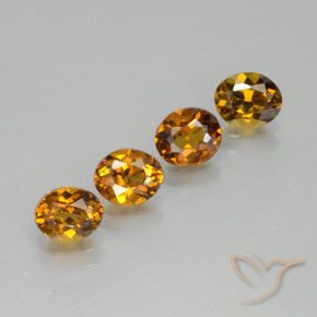 Shop natural 2.41ct キャラメルブラウン リトルガーネット gems, 楕円形, from マリ at GemSelect. In stock, global shipping!