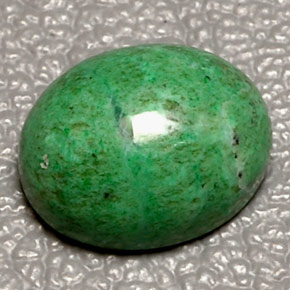 3.25カラットの天然グリーンマウシットシット（9.9×8 mm・オーバルカット）