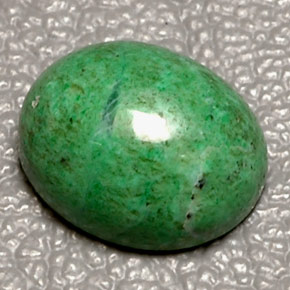 3.25カラットの天然グリーンマウシットシット（9.9×8 mm・オーバルカット）