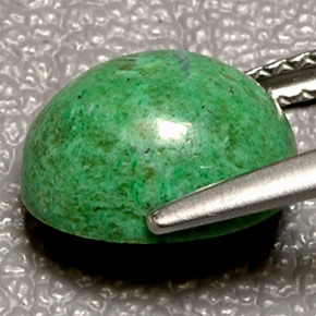 3.25カラットの天然グリーンマウシットシット（9.9×8 mm・オーバルカット）