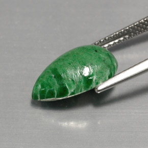 4.24カラットの天然グリーンマウシットシット（13.9×9.2 mm・洋梨の形）