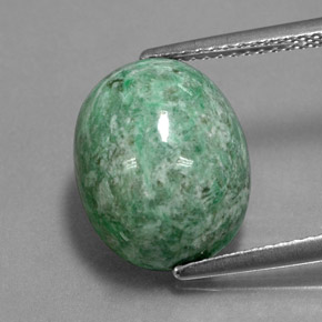 8.84カラットの天然グリーンモーシットシット、オーバルカット、オペーク