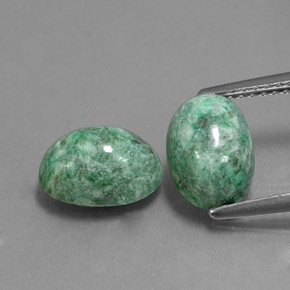 カラットの天然グリーンマウシットシット（9.3×6.7 mm・オーバルカット）
