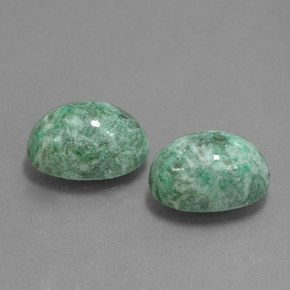 カラットの天然グリーンマウシットシット（9.3×6.7 mm・オーバルカット）