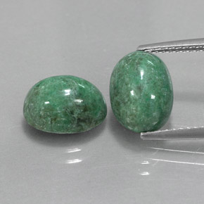 カラットの天然グリーンマウシットシット（10.6×7.9 mm・オーバルカット）