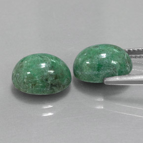 カラットの天然グリーンマウシットシット（10.6×7.9 mm・オーバルカット）