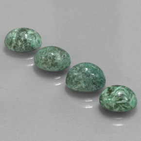 カラットの天然グリーンマウシットシット（8.3×6.3 mm・オーバルカット）