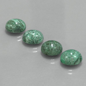 カラットの天然グリーンマウシットシット（9.2×7.2 mm・オーバルカット）
