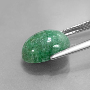 3.87カラットの天然グリーンマウシットシット（11.3×8.4 mm・オーバルカット）