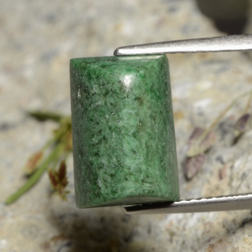 6.79カラットの天然ミディアムグリーンマウシットシット（12.5×8.6 mm・バゲット）