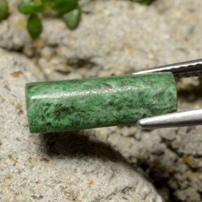 3.17カラットの天然グリーンマウシットシット（14.7×5.6 mm・バゲット）