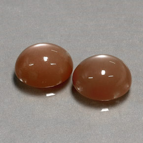 カラットの天然モカオレンジムーンストーン（10.1×8.2 mm・オーバルカット）