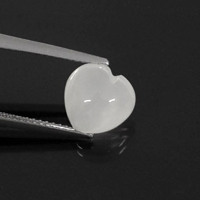 2.69カラットの天然クリームムーンストーン（9.1×9 mm・透明）