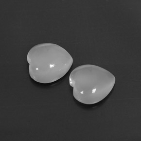 カラットの天然ホワイトムーンストーン（9.1×9.1 mm・透明）