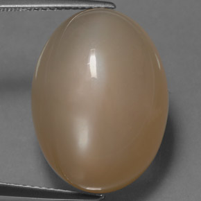 20.29カラットの天然オレンジクリームムーンストーン（20.1×15.1 mm・オーバルカット）