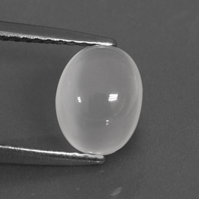 1.46カラットの天然ホワイトムーンストーン（7.9×6.1 mm・透明）