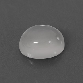 1.46カラットの天然ホワイトムーンストーン（7.9×6.1 mm・透明）