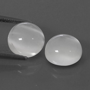 カラットの天然ホワイトムーンストーン（7.85 mm・透明）