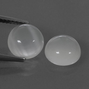 カラットの天然ホワイトムーンストーン（8.07 mm・透明）