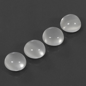 カラットの天然ホワイトムーンストーン（8.04 mm・透明）
