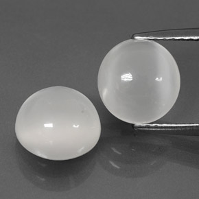 カラットの天然ホワイトムーンストーン（7.97 mm・透明）