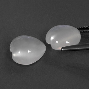 カラットの天然ホワイトムーンストーン（9.1×9.1 mm・透明）
