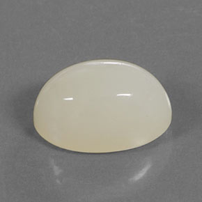 10.37カラットの天然クリームムーンストーン（15.7×10 mm・オーバルカット）